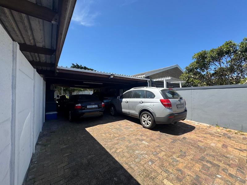 3 Bedroom Property for Sale in Zeekoevlei Western Cape